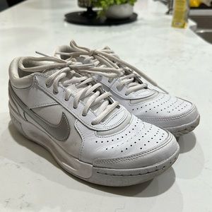 Nike court lite, size 7